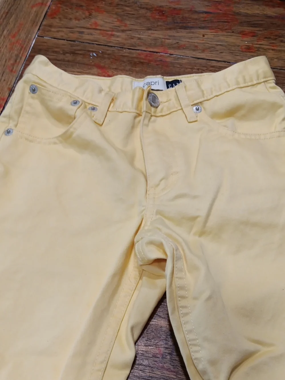 GAP capri chinos